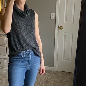 🦄 2/$15 🦄 Allison Joy sleeveless turtleneck